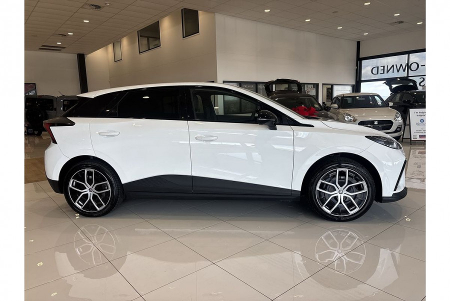 2024 MG MG4 MEH32 Essence 64 Hatch Image 10