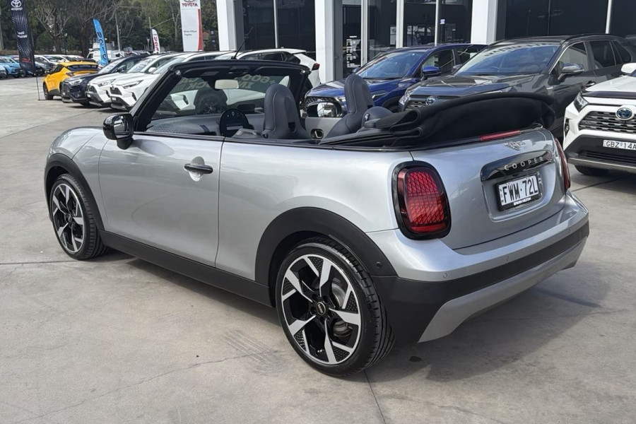 2025 MINI Cooper F67 C Classic Convertible Image 7