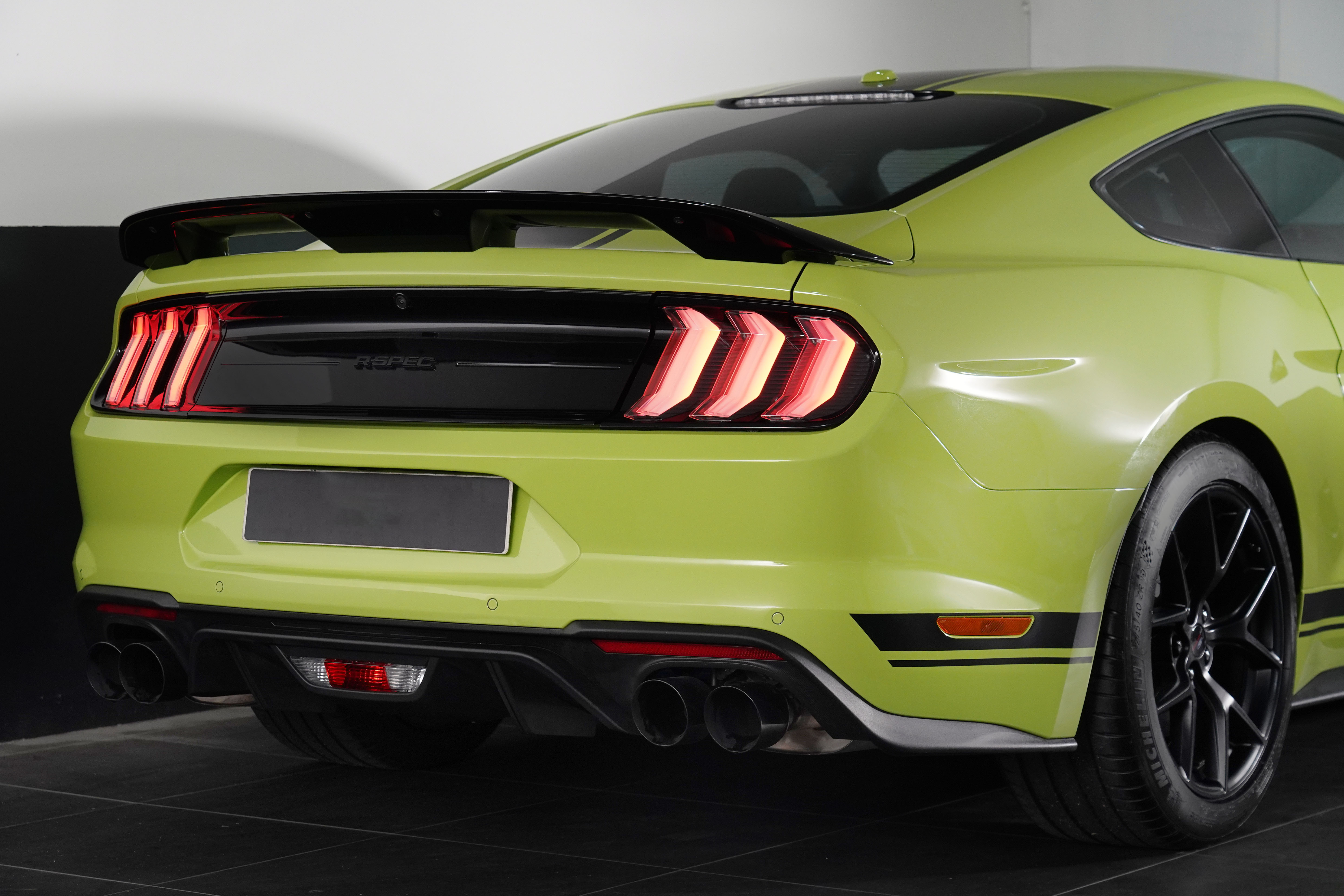 2020 Ford Mustang R-Spec Coupe Image 15