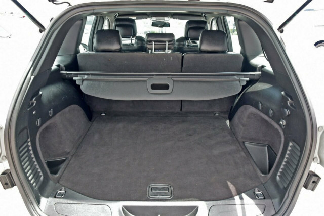 2013 Jeep Grand Cherokee Laredo 4x2 15 of 19