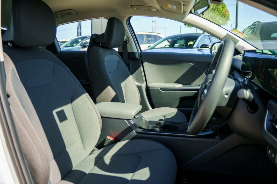 2025 Kia K4 CL4m S Sedan Image 17