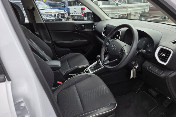 2025 Hyundai Venue QX.V5 Active SUV Image 9