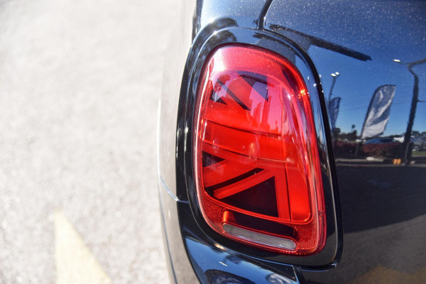2020 MINI Cooper F56 LCI S Classic Hatch Image 17