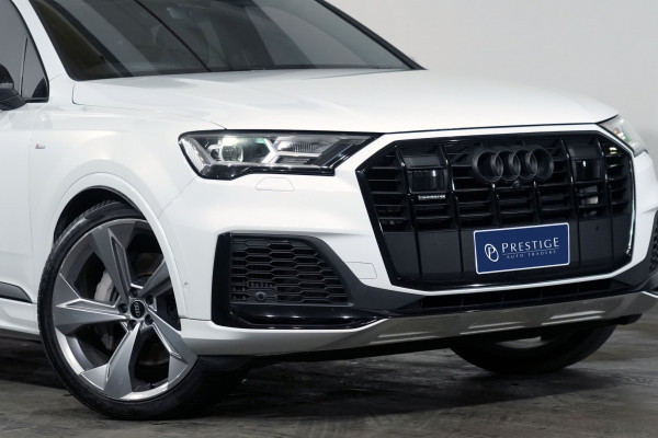 2022 Audi Q7 4M 55 TFSI S line SUV image 2