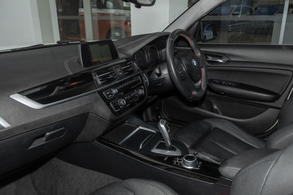 2017 BMW 1 Series 118i Sport Line Hatch Image 8