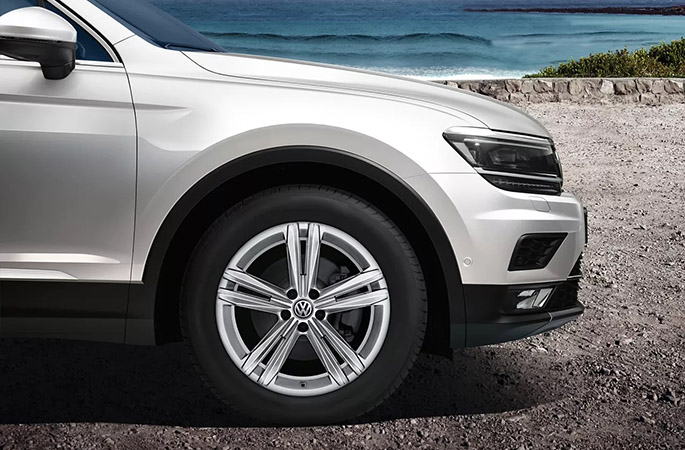 18" Sebring alloy wheel