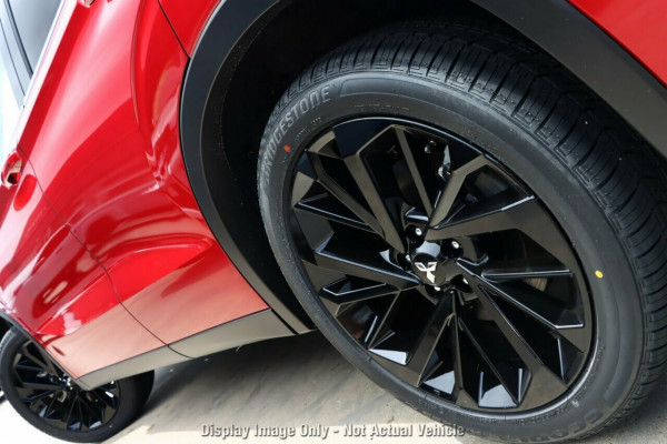2024 Mitsubishi Outlander ZM Black Edition SUV Image 4