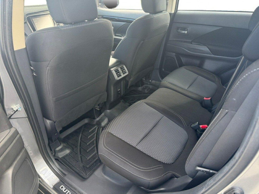 2021 Mitsubishi Outlander ZL ES SUV Image 18