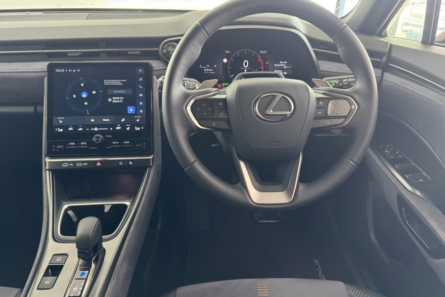 2024 Lexus LBX MAYH10R Sports Luxury SUV Image 16