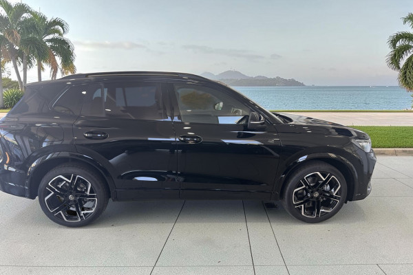 2026 Volkswagen Tiguan CT 195TSI R-Line SUV Image 2