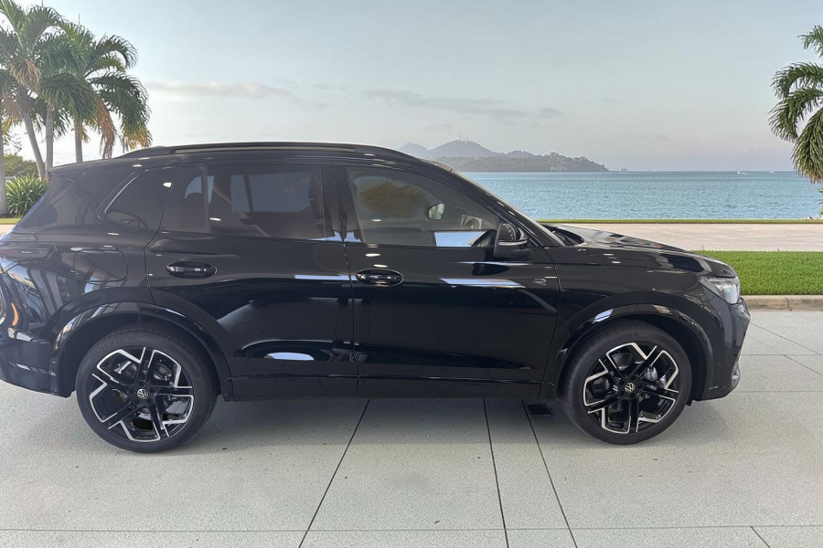 2026 Volkswagen Tiguan CT 195TSI R-Line SUV Image 2