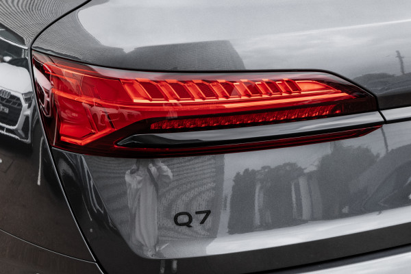 2026 MY25 Audi SQ7 4M TFSI SUV image 21