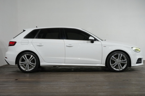 2019 Audi A3 35 TFSI Hatch Image 3