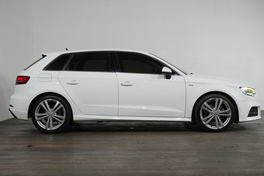 2019 Audi A3 35 TFSI Hatch Image 3