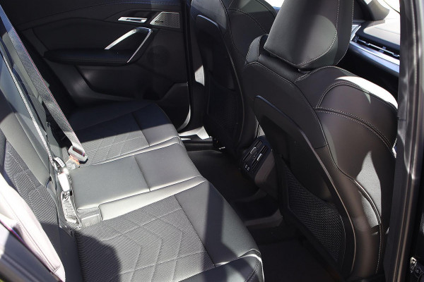 2024 BMW iX2 U10 eDrive20 M Sport SUV image 11