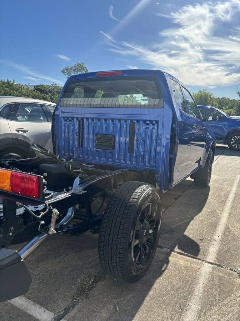 2025 Mazda BT-50 TF XT Cab Chassis Image 3