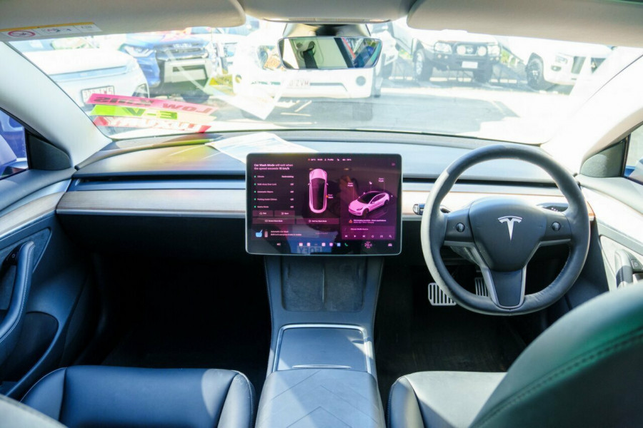 2022 Tesla Model 3  Rear-Wheel Drive Sedan Image 18