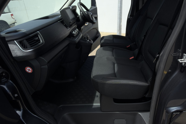 2025 Renault Trafic X82 Crew Lifestyle Van Image 10
