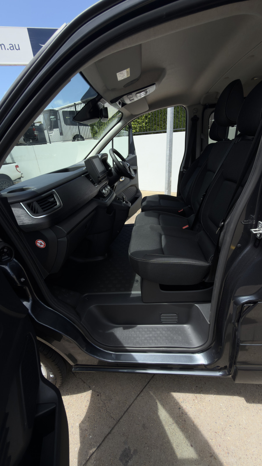 2025 Renault Trafic X82 Crew Lifestyle Van Image 10