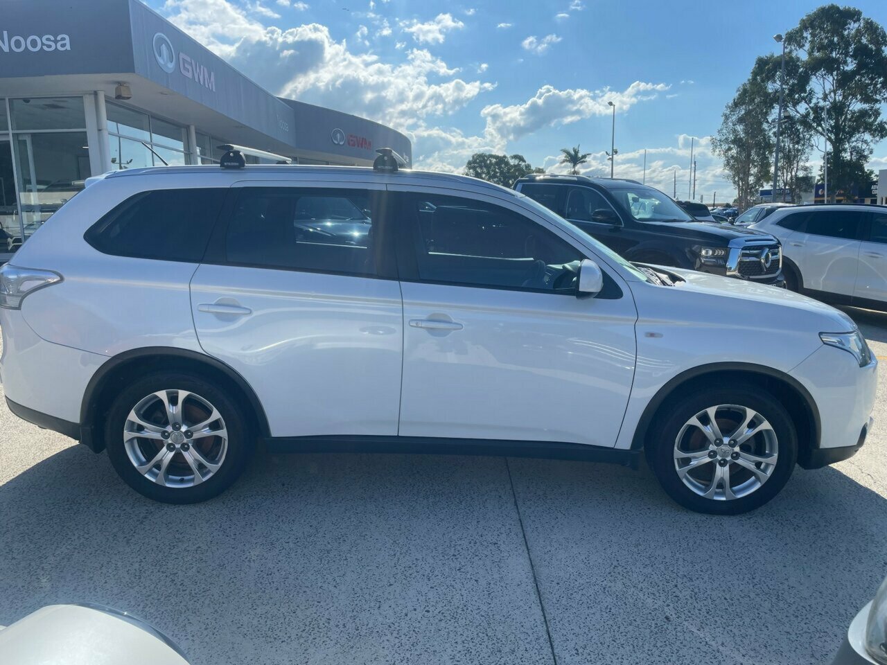 2013 MY14 Mitsubishi Outlander ZJ ES SUV Image 2