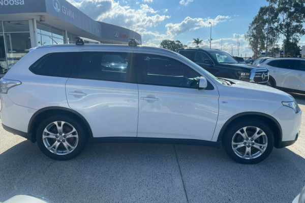 2013 MY14 Mitsubishi Outlander ZJ ES SUV