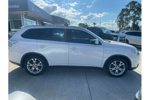 2013 MY14 Mitsubishi Outlander ZJ ES SUV