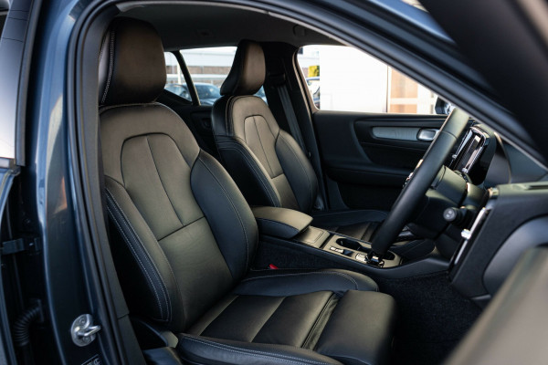 2025 Volvo XC40 XZ Plus B4 SUV Image 15