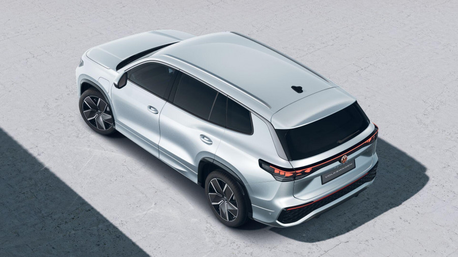 2026 Volkswagen Tayron R4 200TSI eHybrid R-Line SUV Image 7