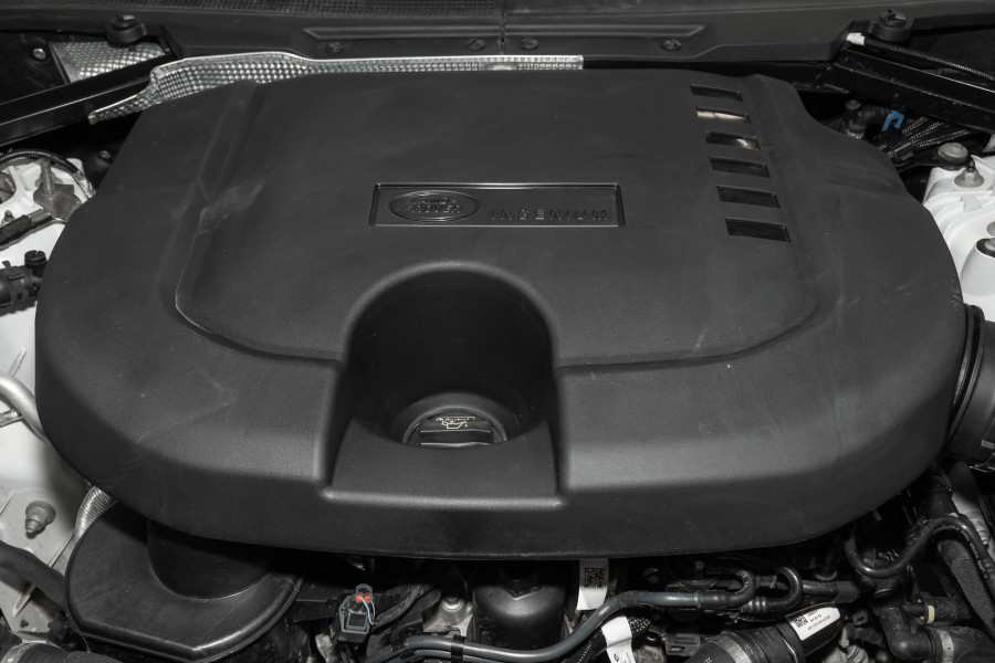 2024 Land Rover Defender L663 130 D300 X-Dynamic SE SUV Image 24