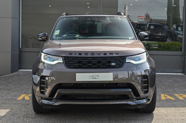 2025 Land Rover Discovery Series 5 D350 Dynamic HSE SUV image 3