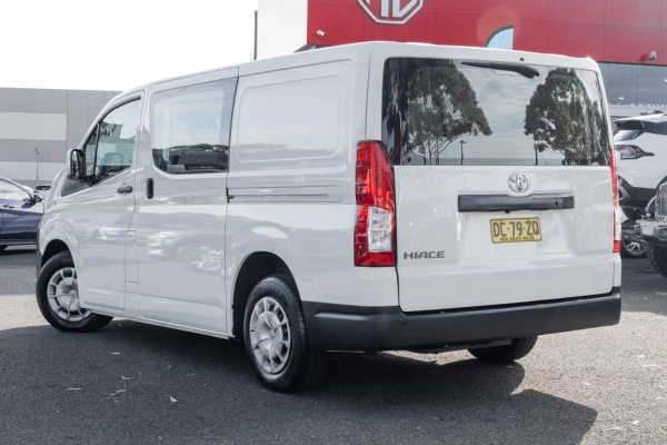 2022 Toyota HiAce GDH300R  Van Image 2