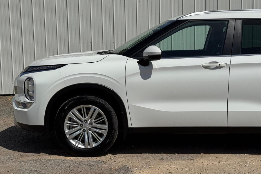 2022 MY22.5 Mitsubishi Outlander ZM LS SUV Image 31
