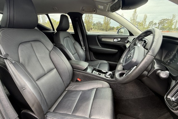 2020 Volvo XC40 XZ T4 Inscription SUV Image 10