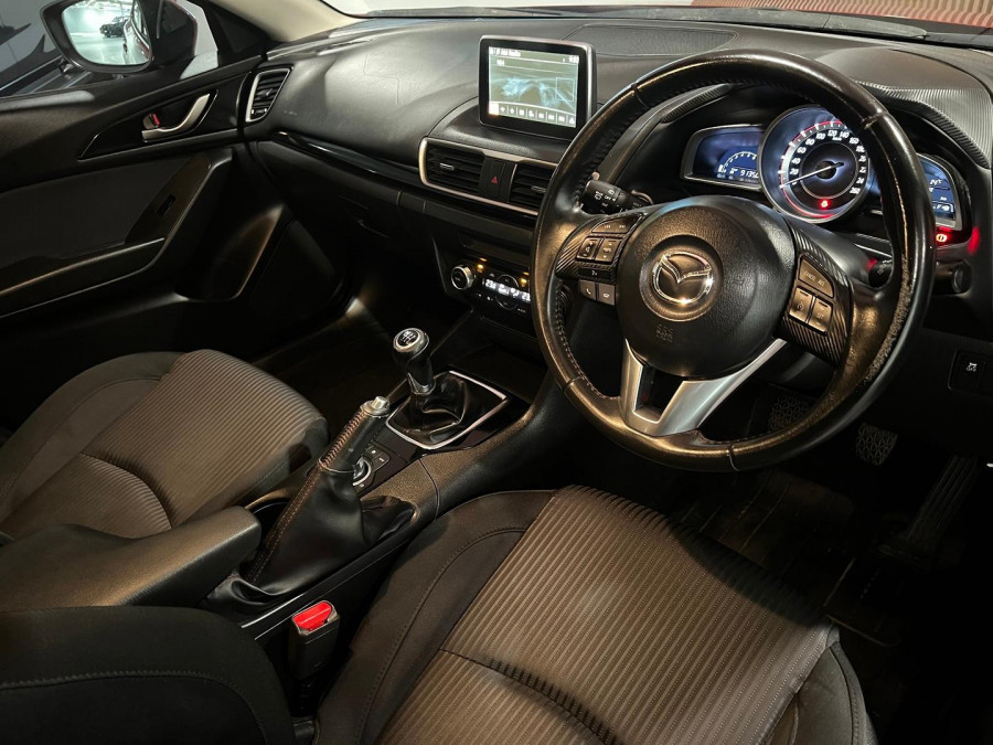 2015 Mazda 3 BM5438 SP25 Hatch Image 9