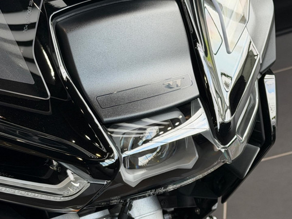 2025 MY26 BMW R 1300 RT Triple Black R 1300 image 5
