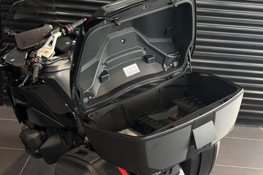 2025 MY26 BMW R 1300 RT Triple Black R 1300