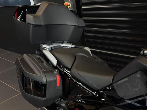 2025 MY26 BMW R 1300 RT Triple Black R 1300 image 8