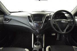 2013 Hyundai Veloster FS2 SR Hatchback Image 5