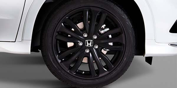 <img src="18" Alloy wheel - black