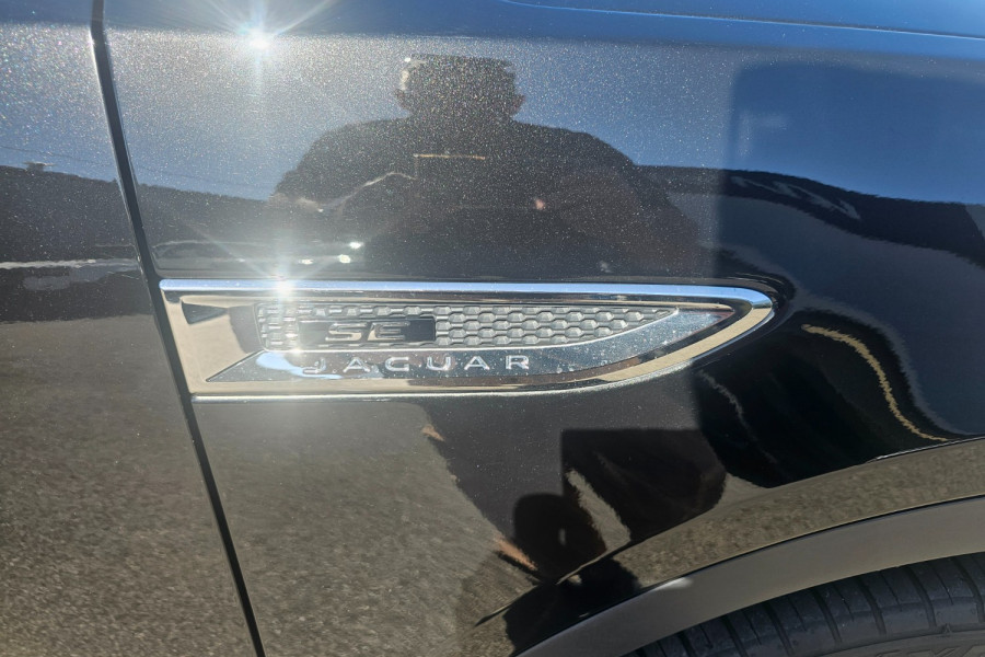 2019 Jaguar E-PACE X540 P250 SE SUV Image 11
