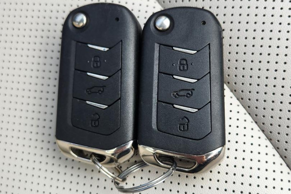 2023 Mahindra XUV700  AX7L SUV Image 22