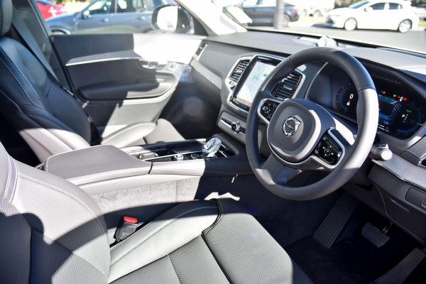2024 MY25 Volvo XC90  Ultra T8 Plug-In Hybrid SUV Image 6