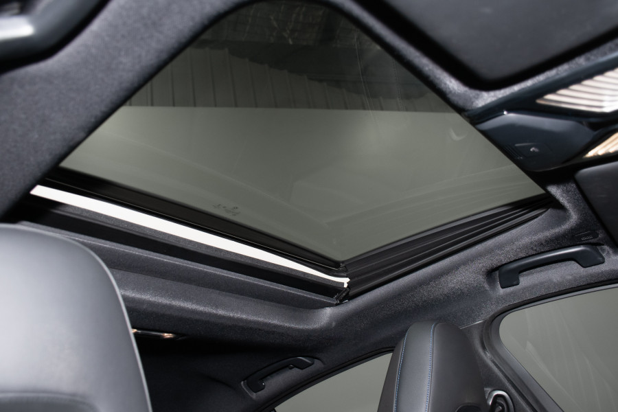 2022 BMW 3 Series 30e M Sport Phev Sedan Image 5