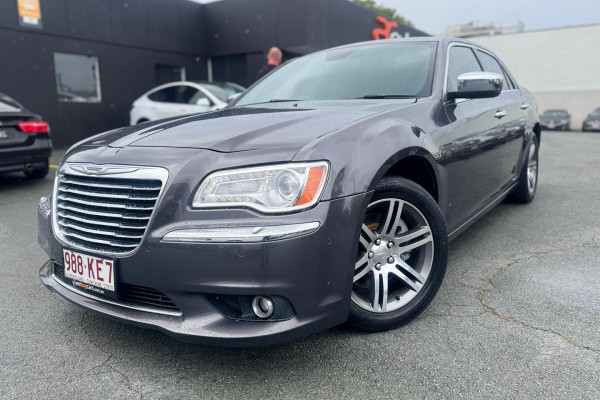 2015 MY14 Chrysler 300 LX C Sedan Image 1