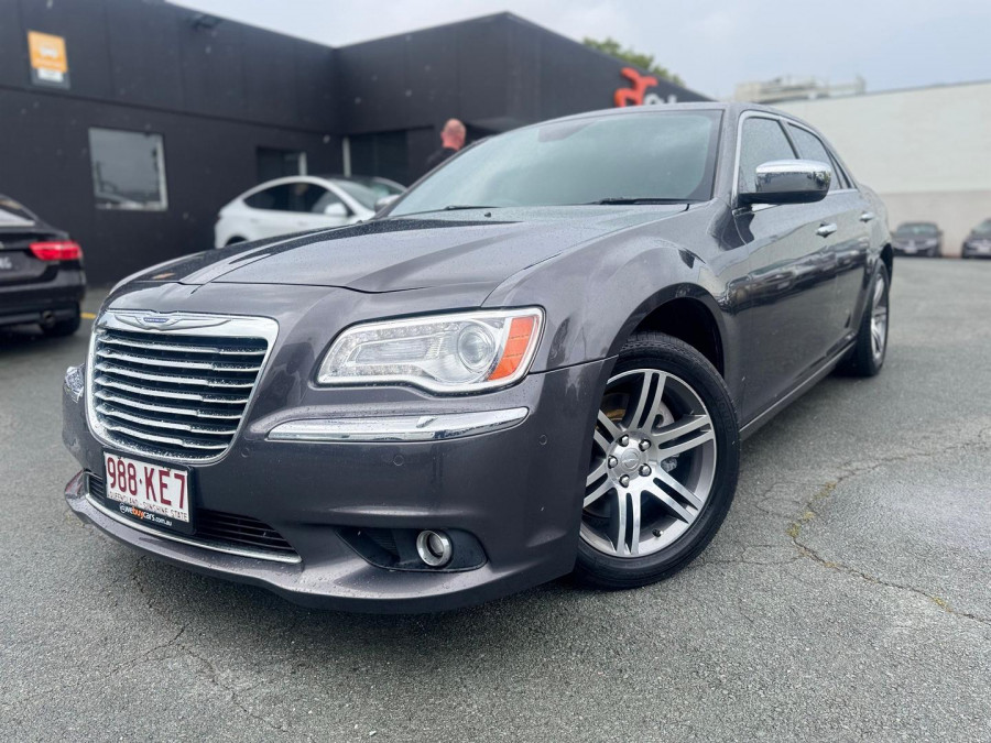 2015 MY14 Chrysler 300 LX C Sedan Image 1