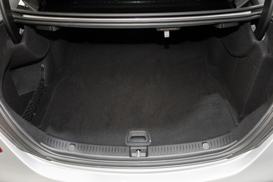 2018 Mercedes-Benz E-Class E200 Sedan Image 12