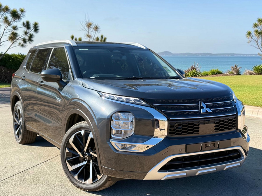 2025 MY24 Mitsubishi Outlander ZM PHEV Exceed SUV Image 1