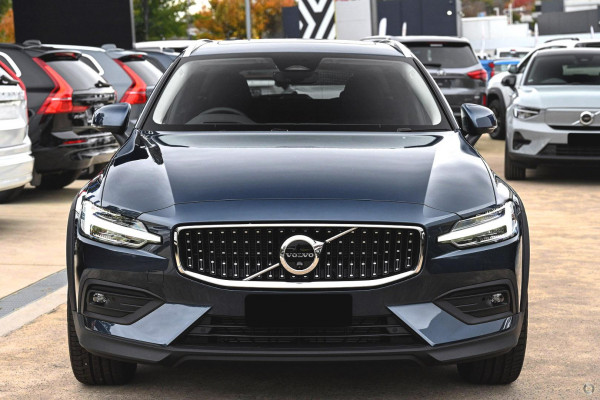 2024 MY25 Volvo V60 Cross Country Z Series Ultra B5 Bright Wagon Image 2