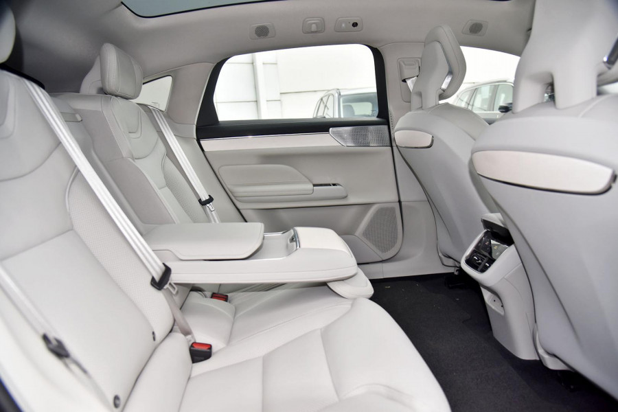 2025 MY26 Volvo ES90  Ultra Single Motor Sedan Image 19