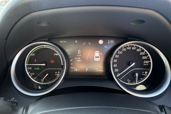 2023 Toyota Camry AXVH70R SX Hybrid Sedan Image 4